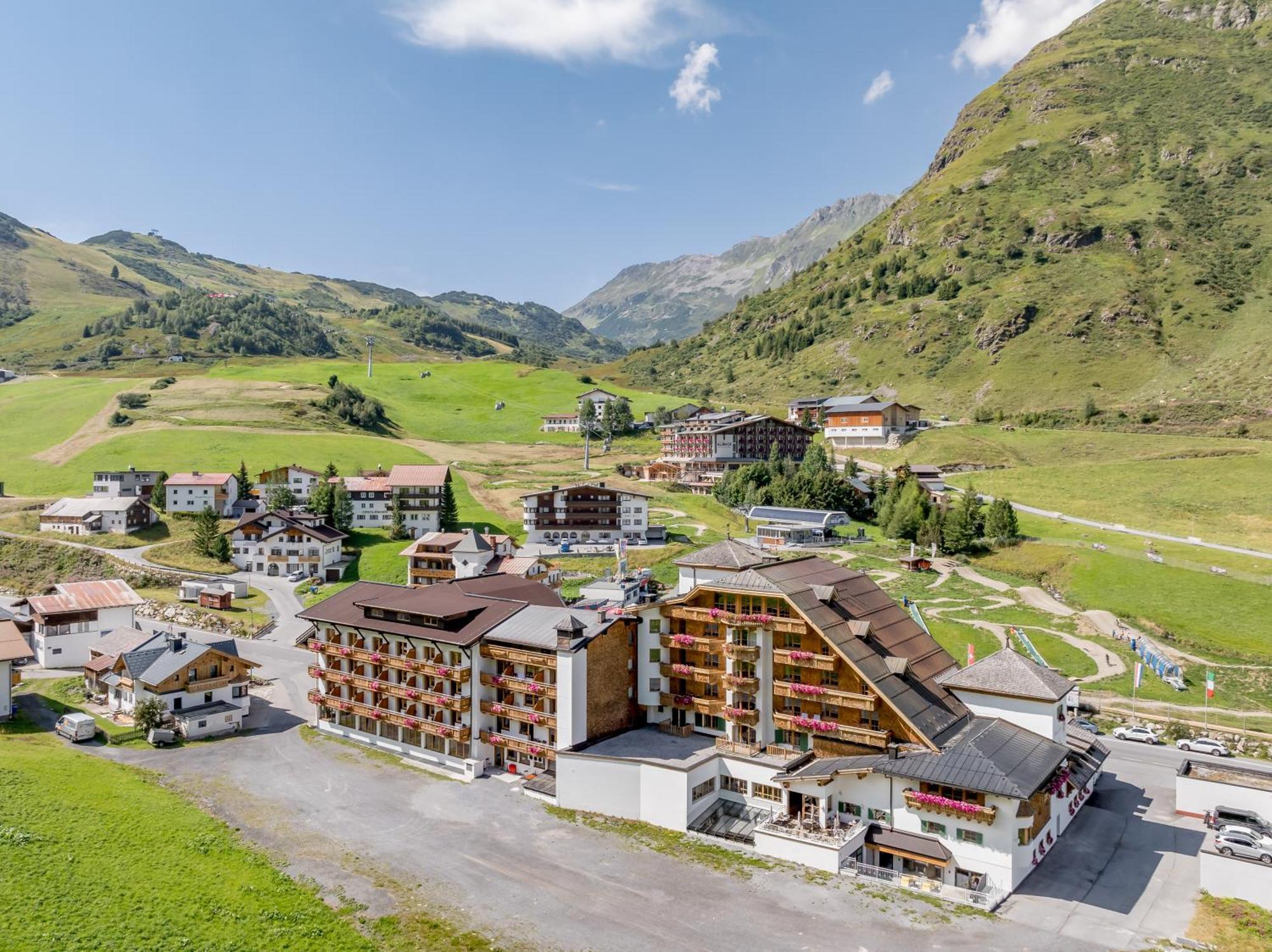 Alpenromantik-Hotel Wirlerhof Galtuer Exterior photo